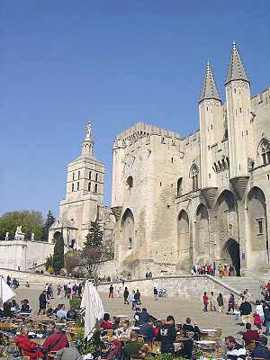 Avignon Eingang Papstpalast