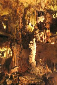 Grotten am Mittelmeer in Frankreich